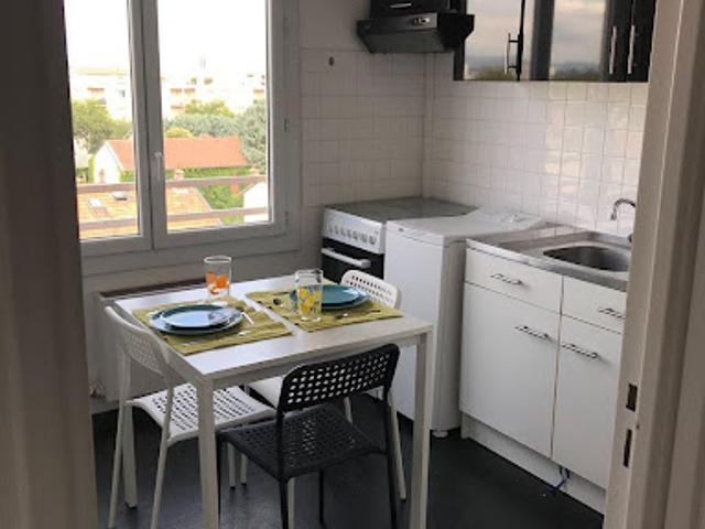 Location Appartement 1 pièce 33 m2 Lyon 8ème