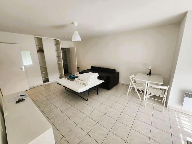 Location appartement 1 pièce, 33.00m², Antony