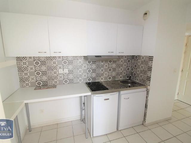 Location Appartement 1 pièce 33m² AIX EN PROVENCE 90ème
