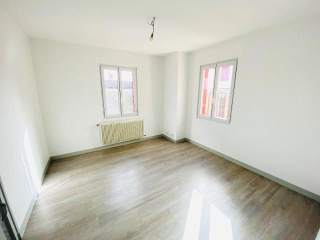 Location Appartement 1 pièce 33m² CHARNAY LES MACON 71850