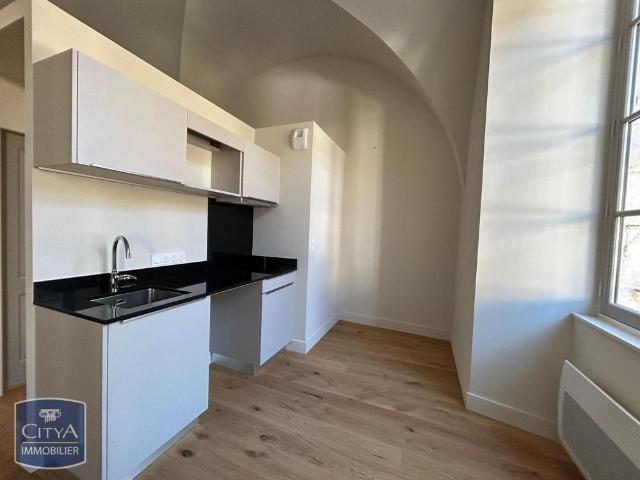 Location Appartement 1 pièce 33m² DOLE 39100