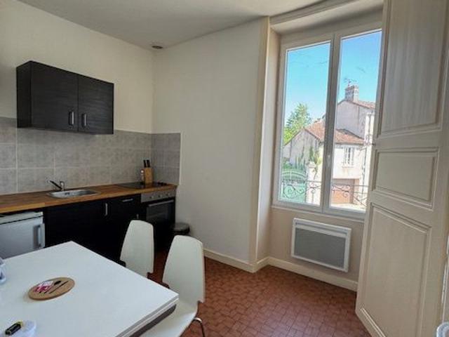 Location Appartement 1 pièce 33m² MONTMORILLON 86500