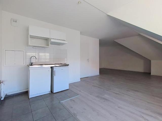 Location Appartement 1 pièce 44 m2 Mantes la Jolie