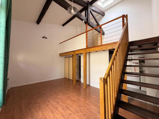 Location Appartement 1 pièce 44m² BORDEAUX 33000