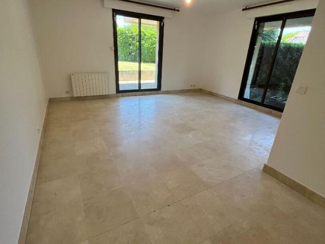 Location Appartement 1 pièce 45m²