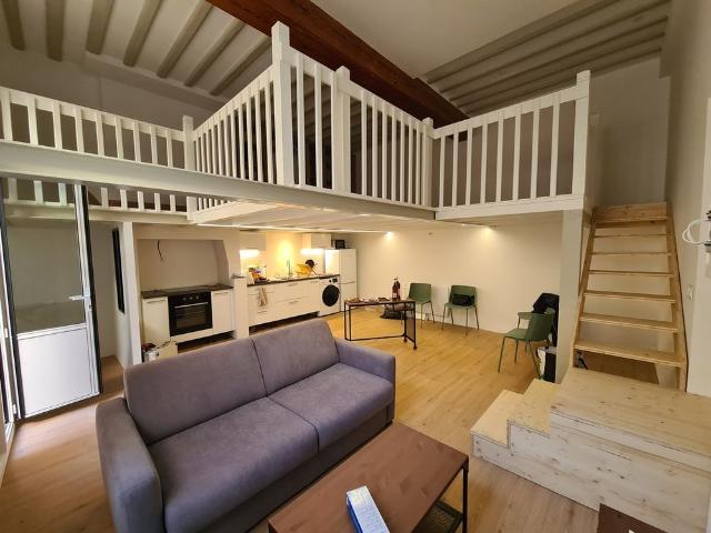 Location Appartement 1 pièce 45m² BORDEAUX 33000