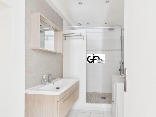 Location Appartement 1 pièce 46m² PARIS 16ème