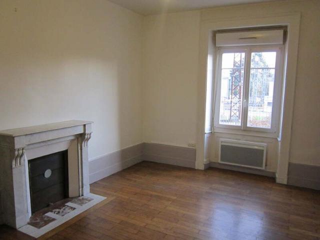 Location Appartement 1 pièce 40m² BESANCON 25000