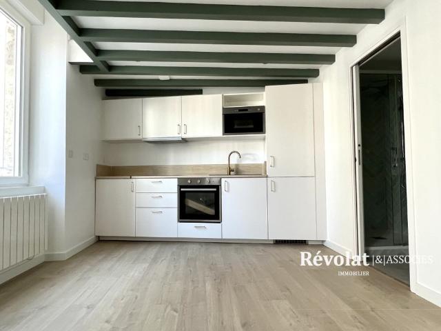 Location Appartement 1 pièce 40m² BORDEAUX 33800