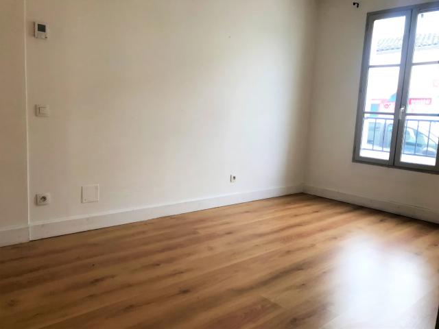 Location Appartement 1 pièce 40m² CASTELSARRASIN 82100