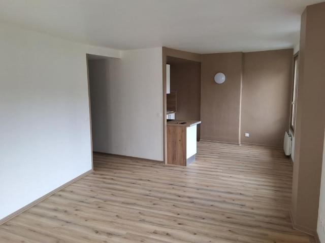 Location Appartement 1 pièce 40m² RUMILLY 74150