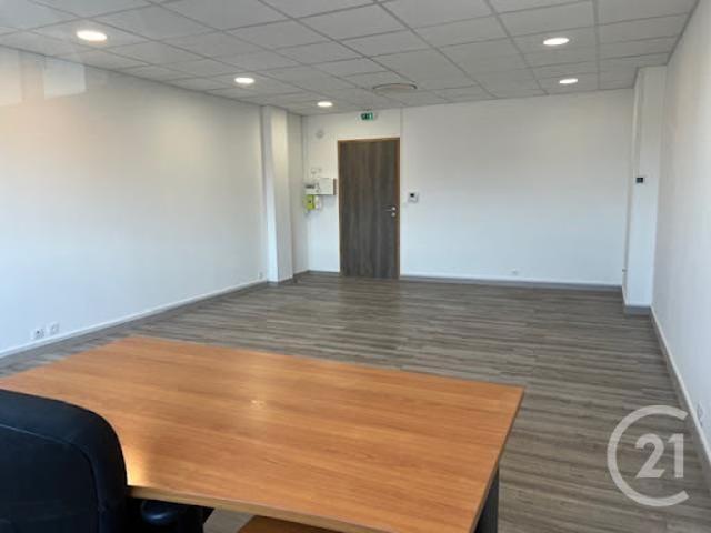 Location Appartement 1 pièce 41 m2 Pourrières