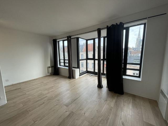 Location Appartement 1 pièce 42m² LILLE 59000