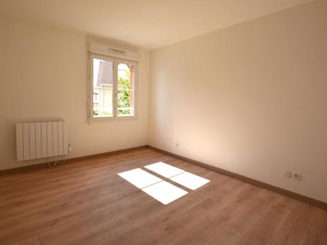 Location Appartement 1 pièce 43.84 m2 Rue