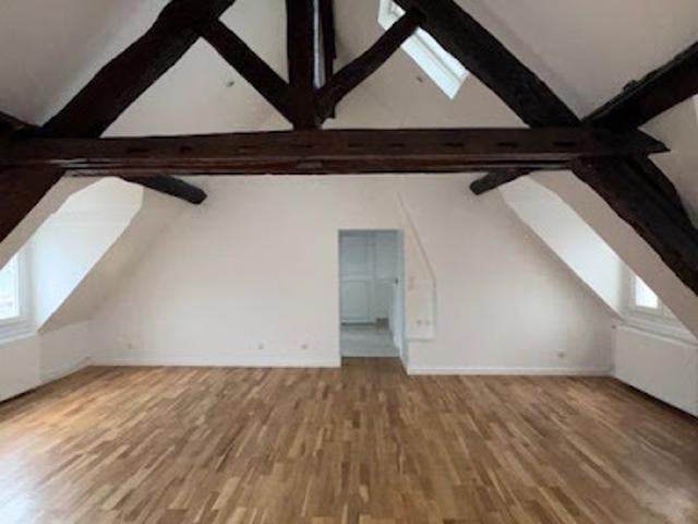 Location Appartement 1 pièce 58.65 m2 Paris 1er