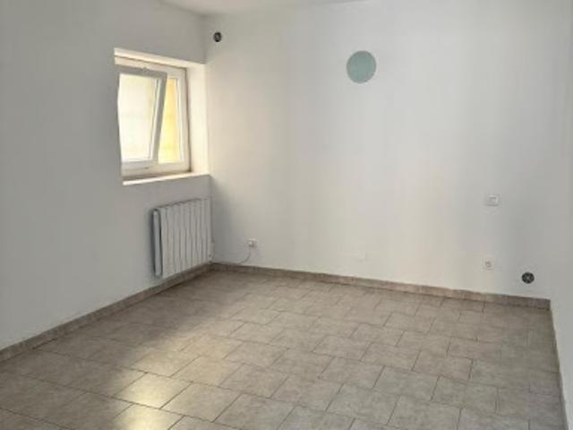 Location Appartement 1 pièce 50 m2 Mallemort