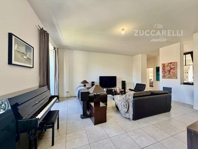 Location Appartement 1 pièce 88.35 m2 Nice