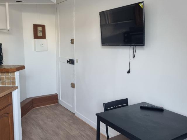 Location Appartement 1 pièce 9m² PARIS 8ème