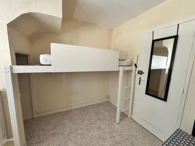 Location Appartement 1 pièce 9m² TOURS 37000