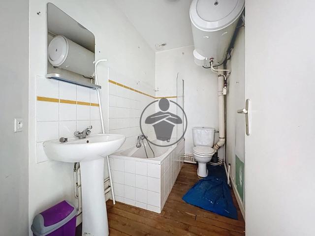 Louer appartement de 1 pièce 17 m² 230 € à Saint Quentin 02100: une annonce Arthurimmo.com