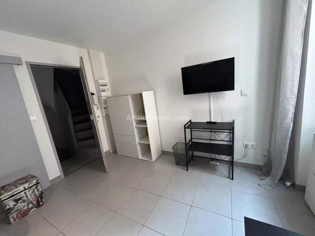 Location Appartement 1 pièces 16 m2 à Aubagne