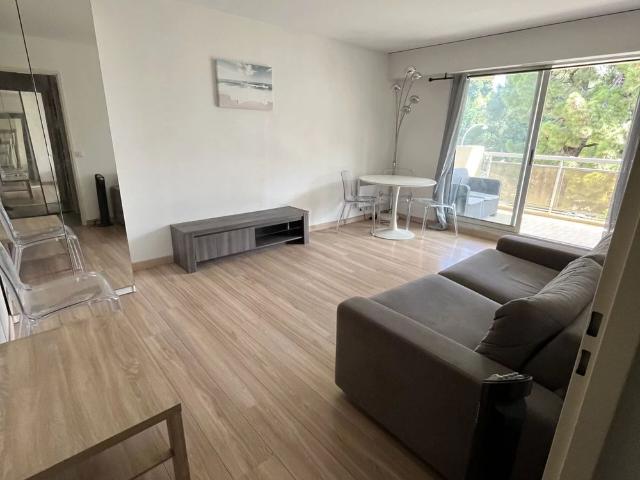 Location Appartement 1 pièces 27 m2 à Nice