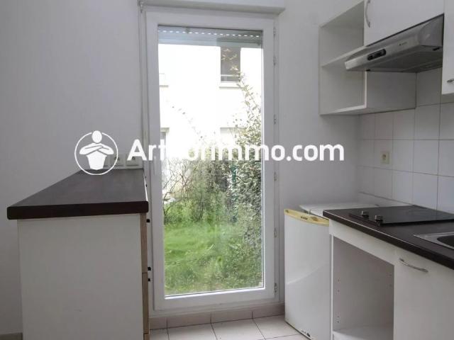 Location Appartement 1 pièces 27 m2 à Savigny le Temple