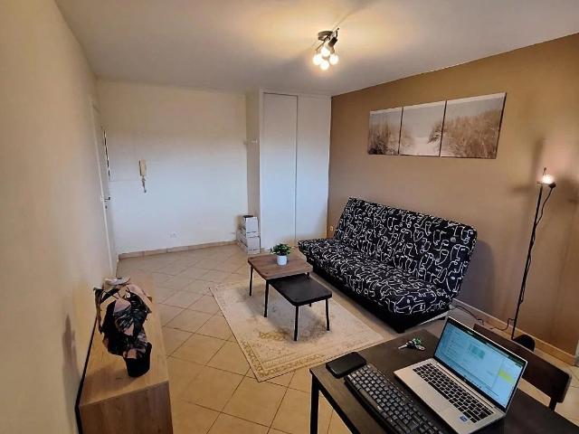 Location Appartement 1 pièces 25 m2 à Corbeil Essonnes