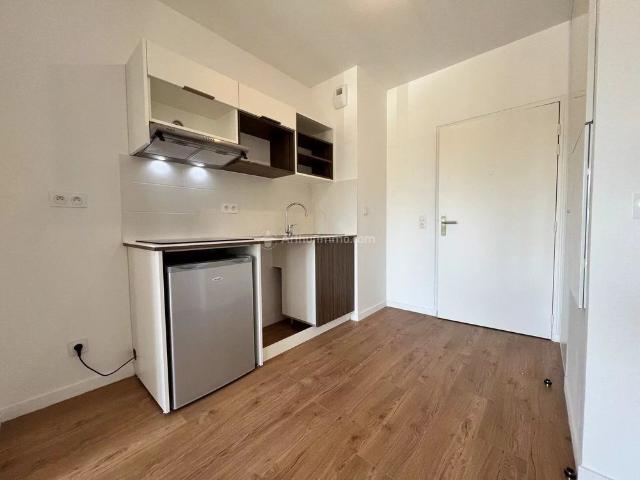 Location Appartement 1 pièces 29 m2 à La Riche