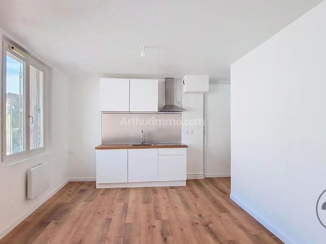 Location Appartement 1 pièces 30 m2 à Saint Médard de Guizières