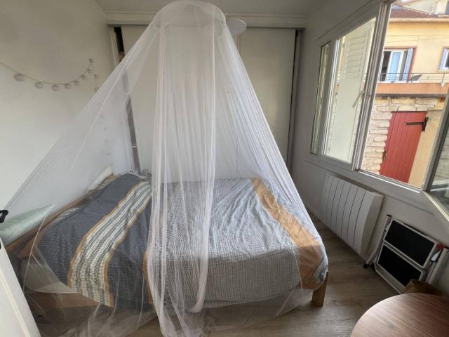 Location Appartement 2/3 pièces meublé 44 m² avec Terrasse — Hyp