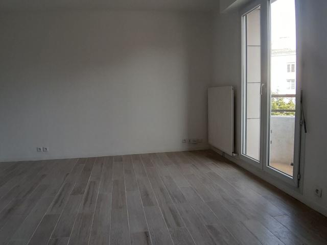 Location appartement, 27.95 m² T 1 à Issy les Moulineaux, 1 048 €