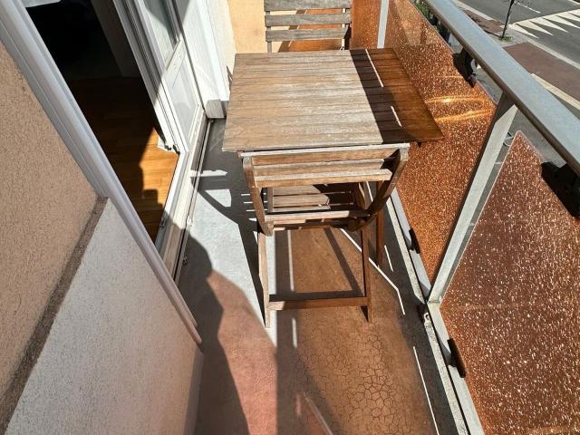 Location appartement, 27.28 m² T 1 à Saint Prix, 660 €
