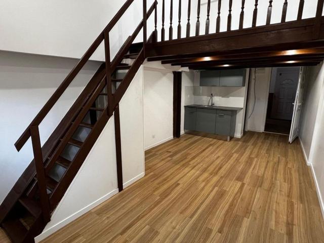 Location appartement, 27 m² T 2 à Gagny, 990 €