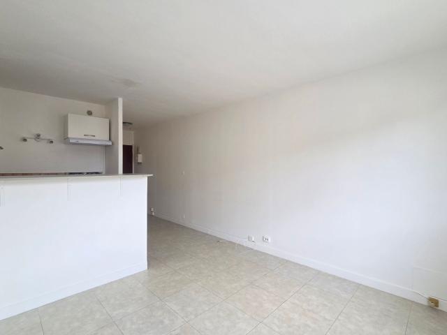 Location appartement, 24.8 m² T 1 à Brétigny sur Orge, 545 €