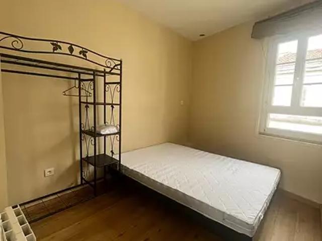 location appartement, 24.0 m² au dernier étage