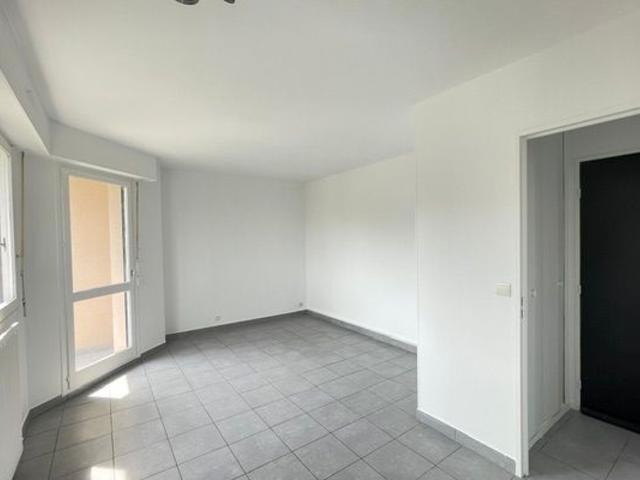 Location appartement, 24.27 m² T 1 à Osny, 659 €