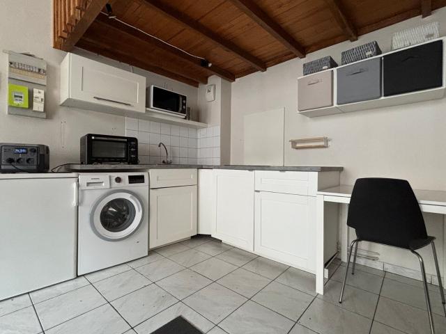 Location appartement, 24.31 m² T 1 à Lille, 654 €