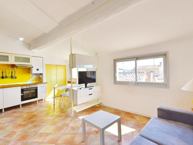 Location appartement, 25.45 m² T 1 à Grasse, 550 €