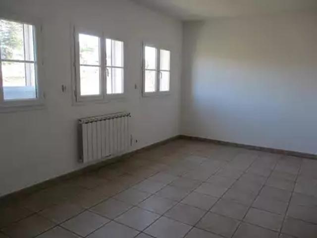 location appartement, 25.8 m² au dernier étage parking