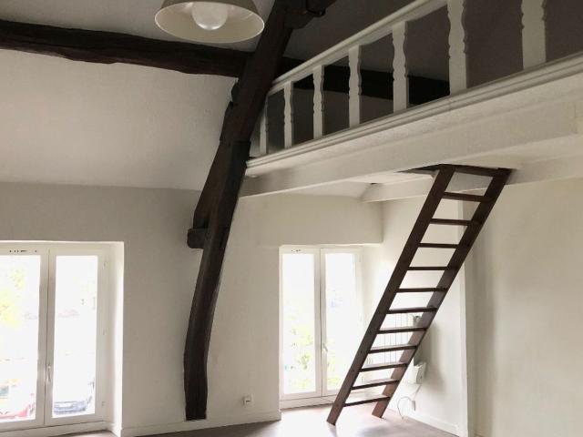 Location appartement, 25.29 m² T 1 à Mandres les Roses, 490 €