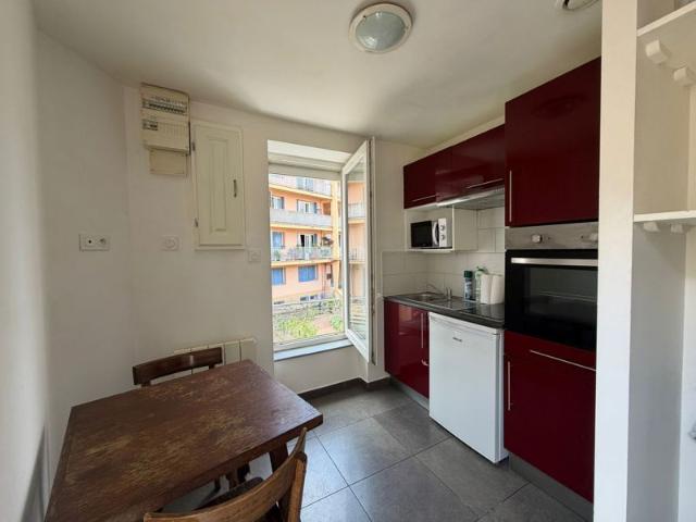 Location Appartement 25 m² à Roanne 42300 335 ¤ CC /mois