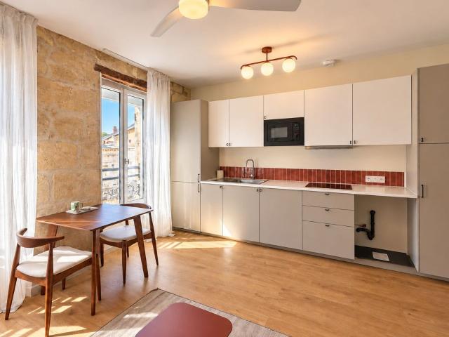 Location appartement, 25 m² T 1 à Bordeaux, 760 €