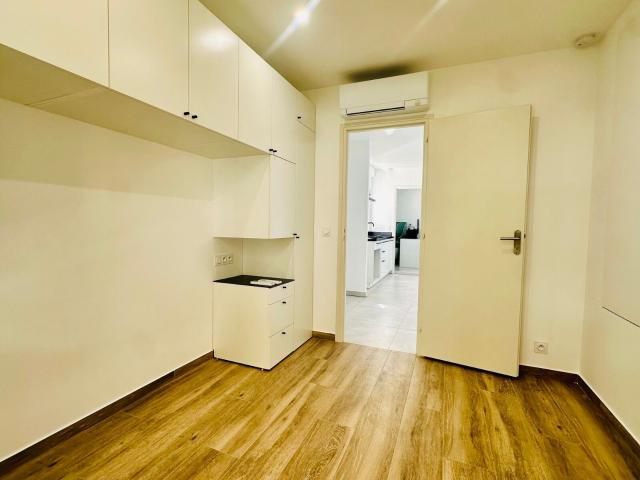 Location appartement, 25 m² T 2 à Saint Maur des Fossés, 860 €