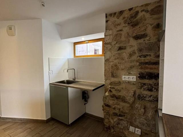 Location Appartement 25 pièces 24m² NIMES 30000
