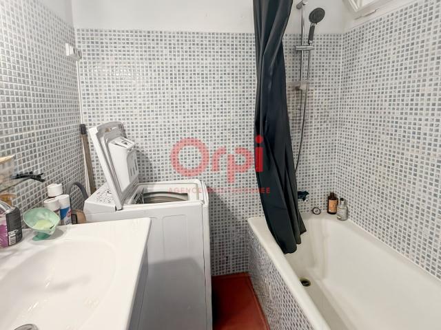 Location appartement, 26.58 m² T 1 à Saint Raphaël, 630 €
