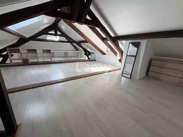 location appartement, 26.82 m² au dernier étage parking