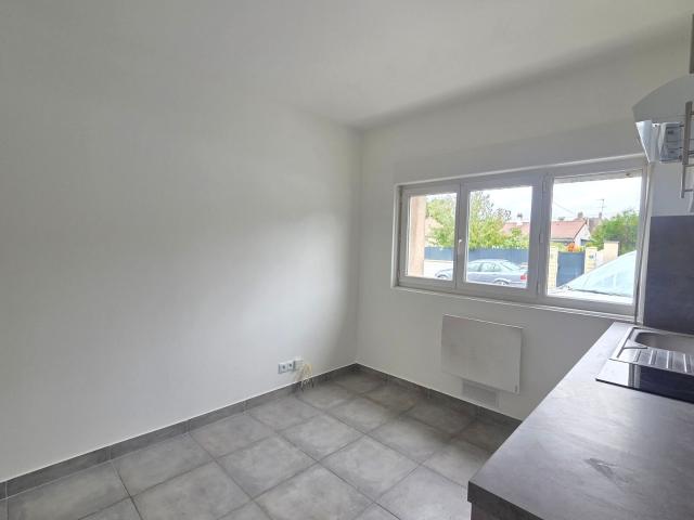 Location appartement, 26.06 m² T 1 à Sainte Geneviève des Bois, 615 €
