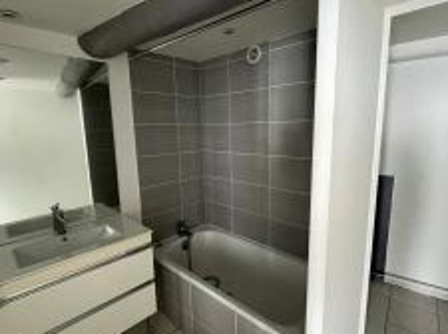 location appartement 26 rue de l' agau 3 pièces 50 m2 gard 30900 585 €
