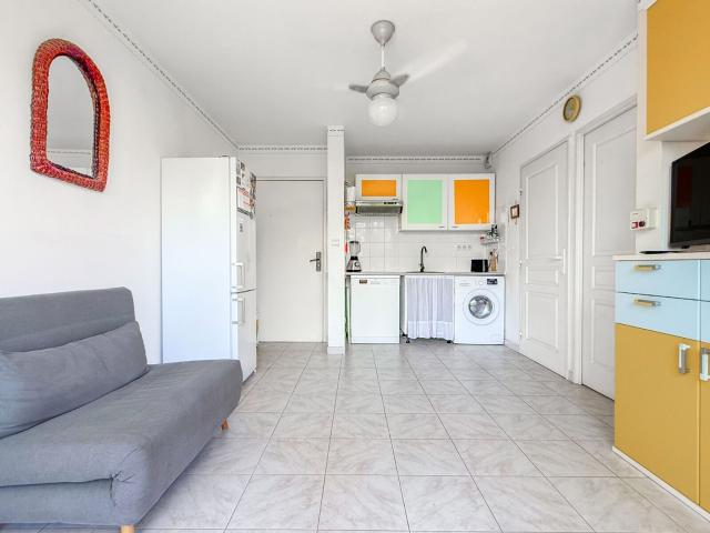 Location appartement, 28.16 m² T 2 à Saint Laurent du Var, 850 €